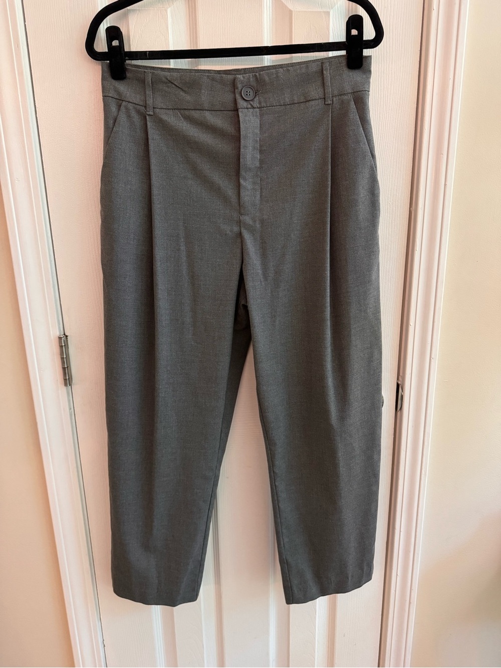 ZARA Pleated High Rise Trousers Gray Pants Size Medium